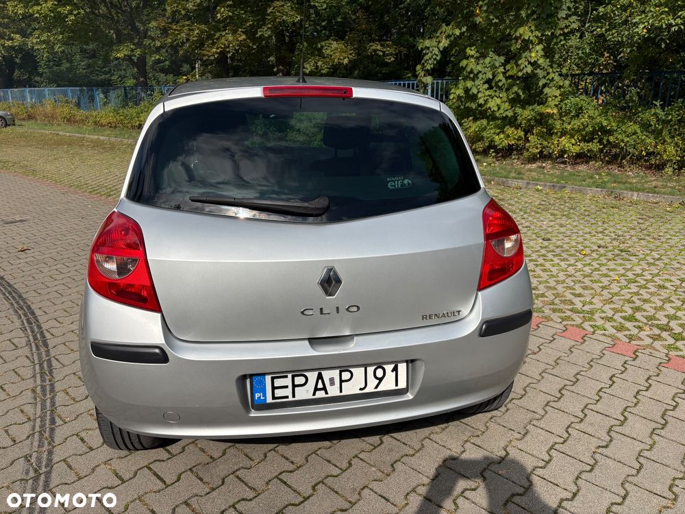 Renault Clio - 8