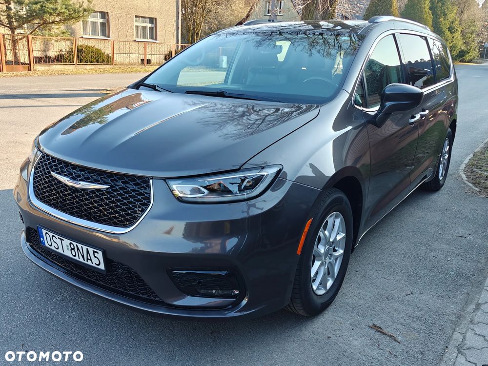 Chrysler Pacifica - 1