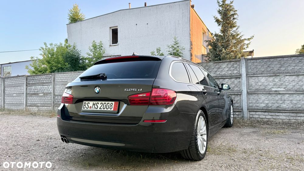 BMW Seria 5 525d - 38