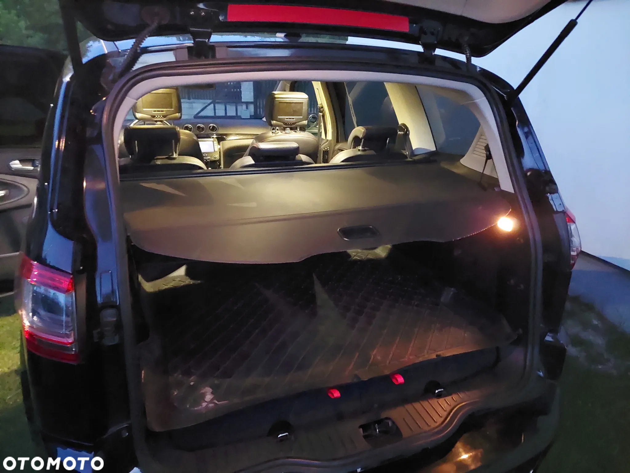 Ford S-Max 2.0 EcoBoost ST-Line - 37