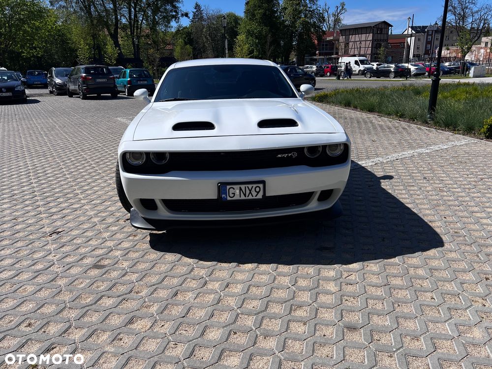 Dodge Challenger 6.2 Hellcat - 4