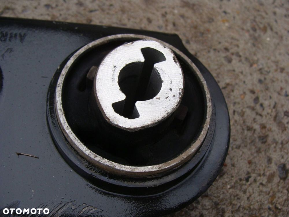 wahacz lewy przód renault clio v 545056028r - 2