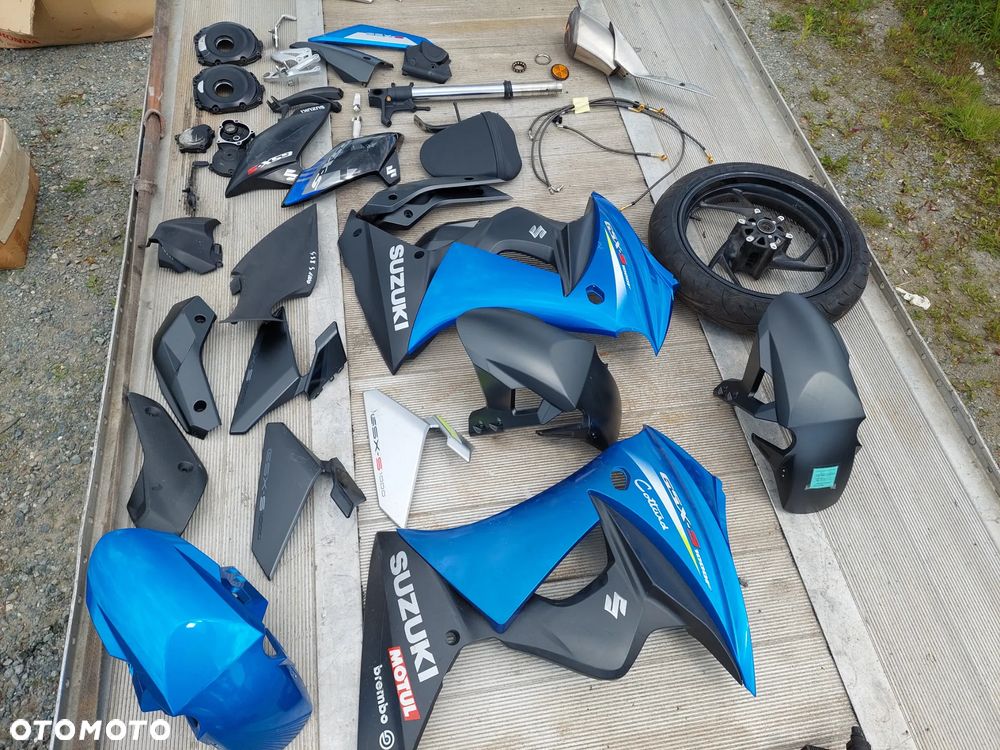 SUZUKI GSX-S 1000 owiewka bok boczek błotnik koło felga dekiel wydech set podnóżek lusterko przewód hamulcowy - 1