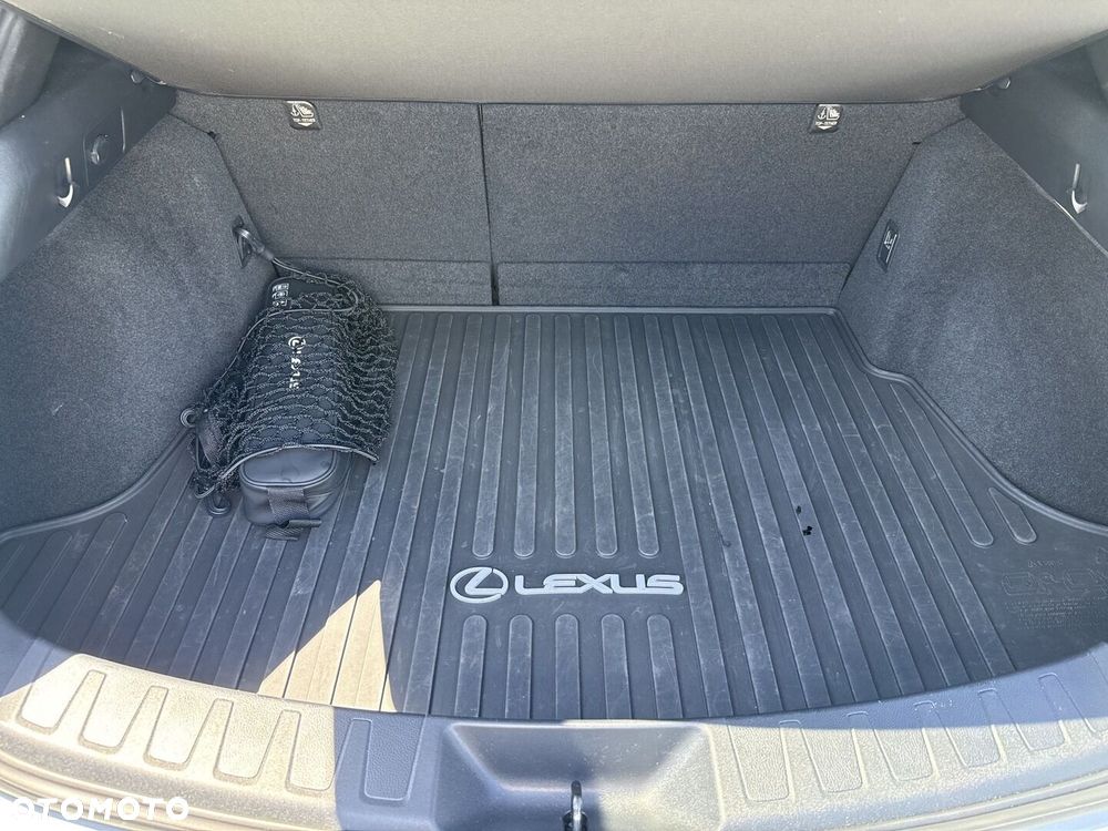 Lexus UX - 14