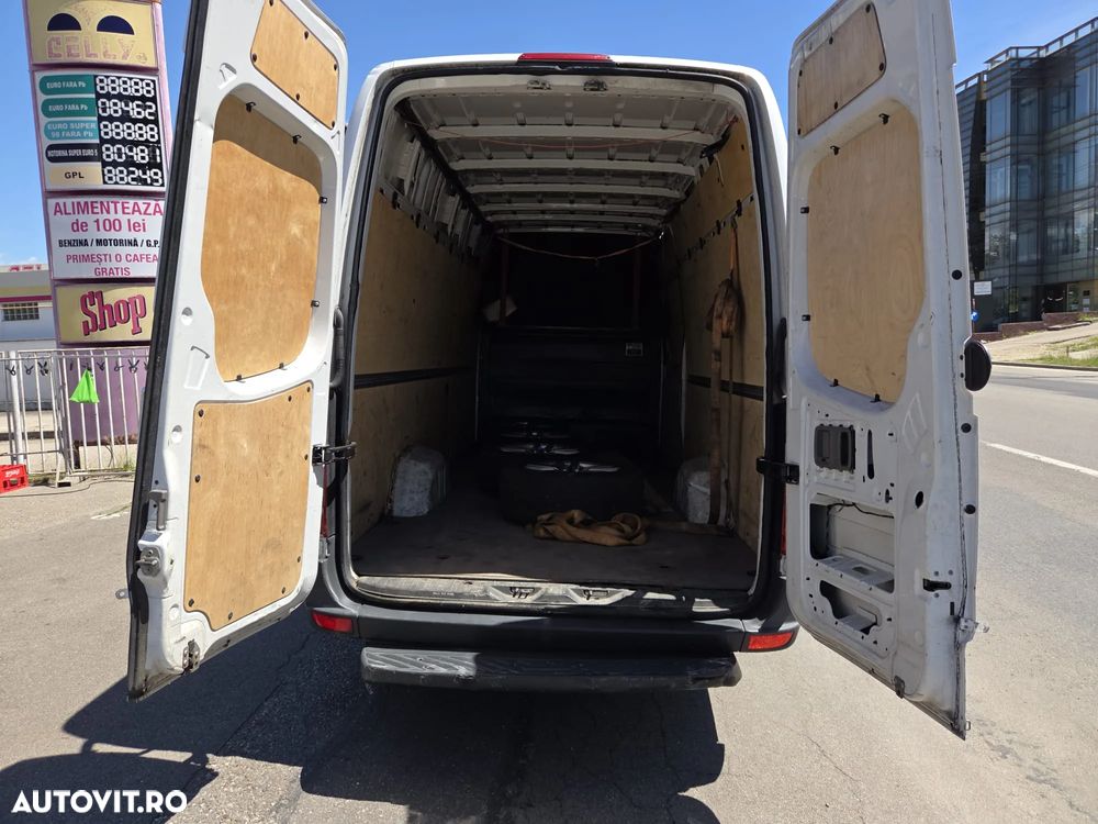 Mercedes-Benz Sprinter - 10