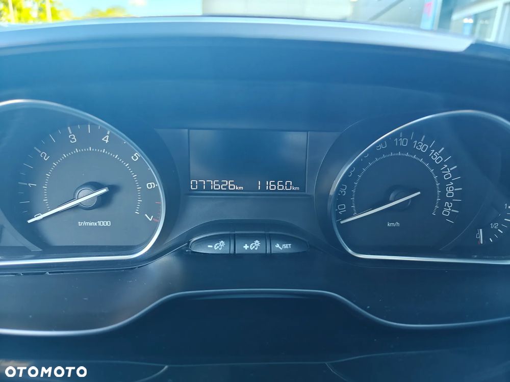 Peugeot 208 1.2 PureTech Allure S&S EAT6 - 12