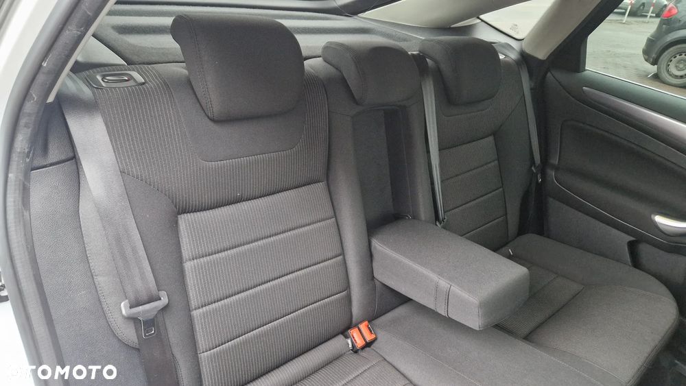 Ford Mondeo 2.0 TDCi Ghia X - 34