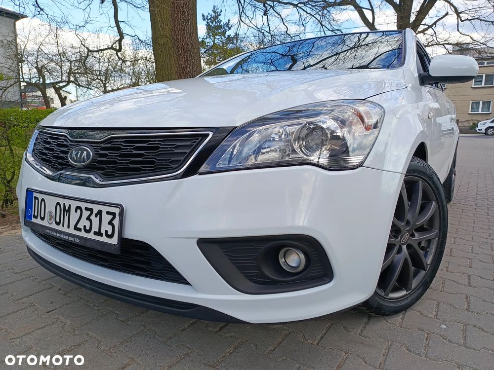 Kia ProCeed 1.4 CVVT Dream-Team Edition - 3