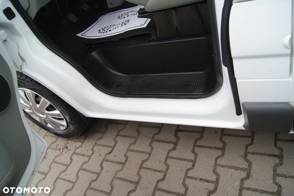 Opel Vivaro - 25