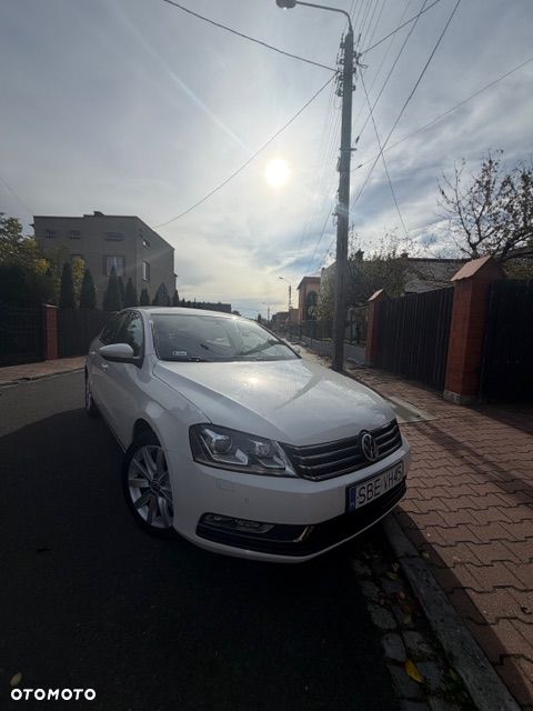 Volkswagen Passat - 4