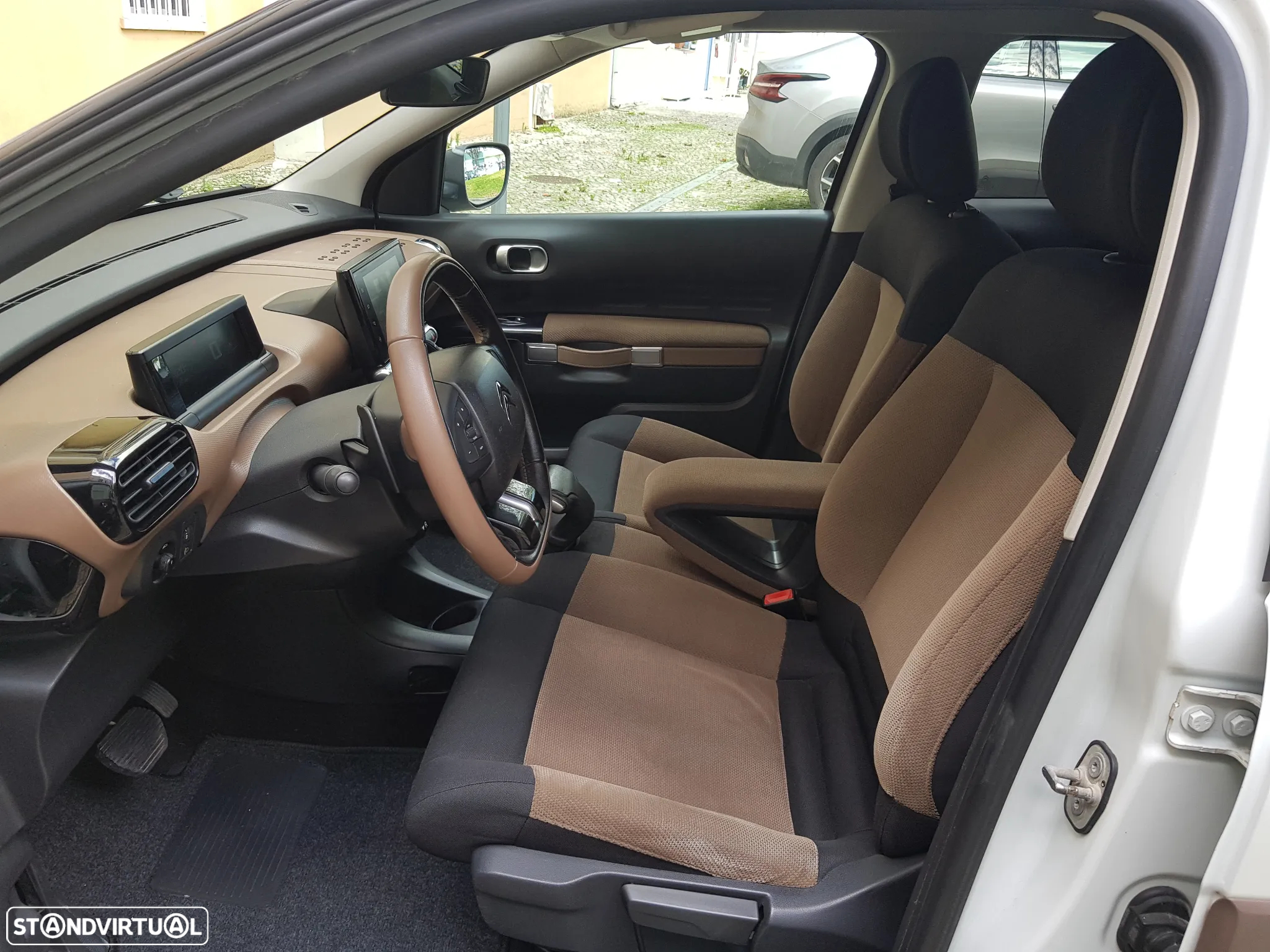 Citroën C4 Cactus 1.6 e-HDi Feel J17 ETG6 - 32