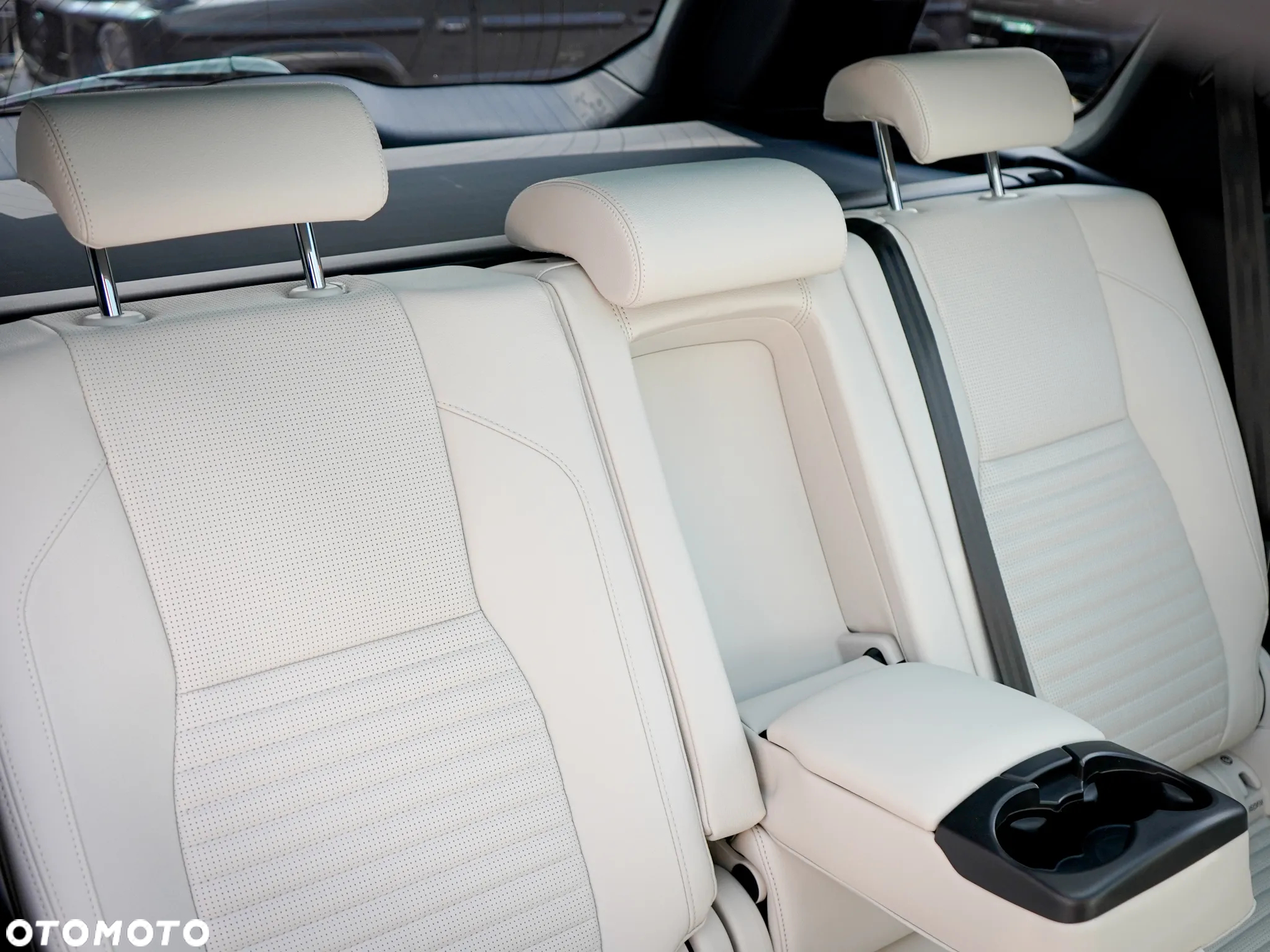 Land Rover Discovery Sport - 26