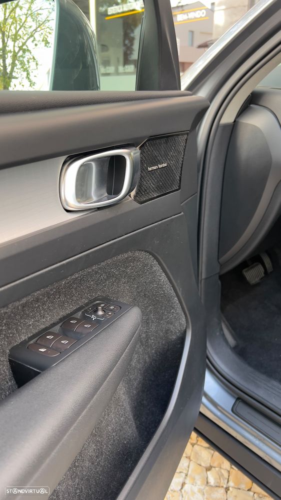 Volvo XC 40 2.0 D3 Momentum Plus Geartronic - 18