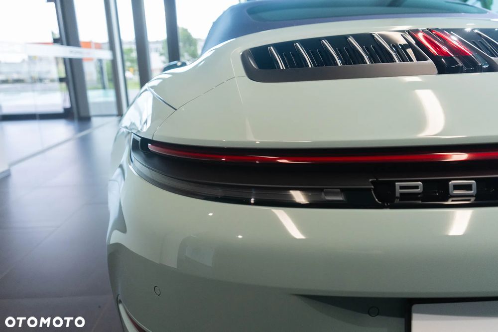 Porsche 911 Carrera 4S - 31