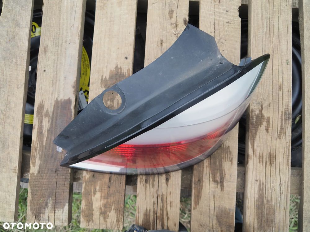 Lampa tył tylna prawa Opel Astra H III HB 24451837 - 3