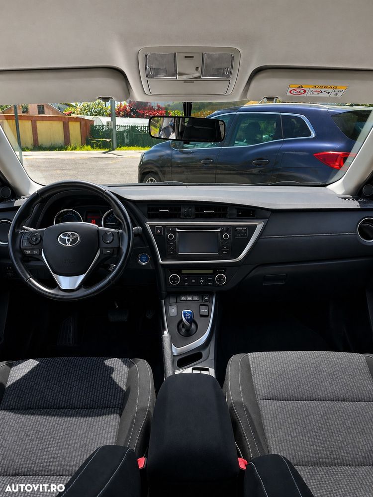 Toyota Auris - 11