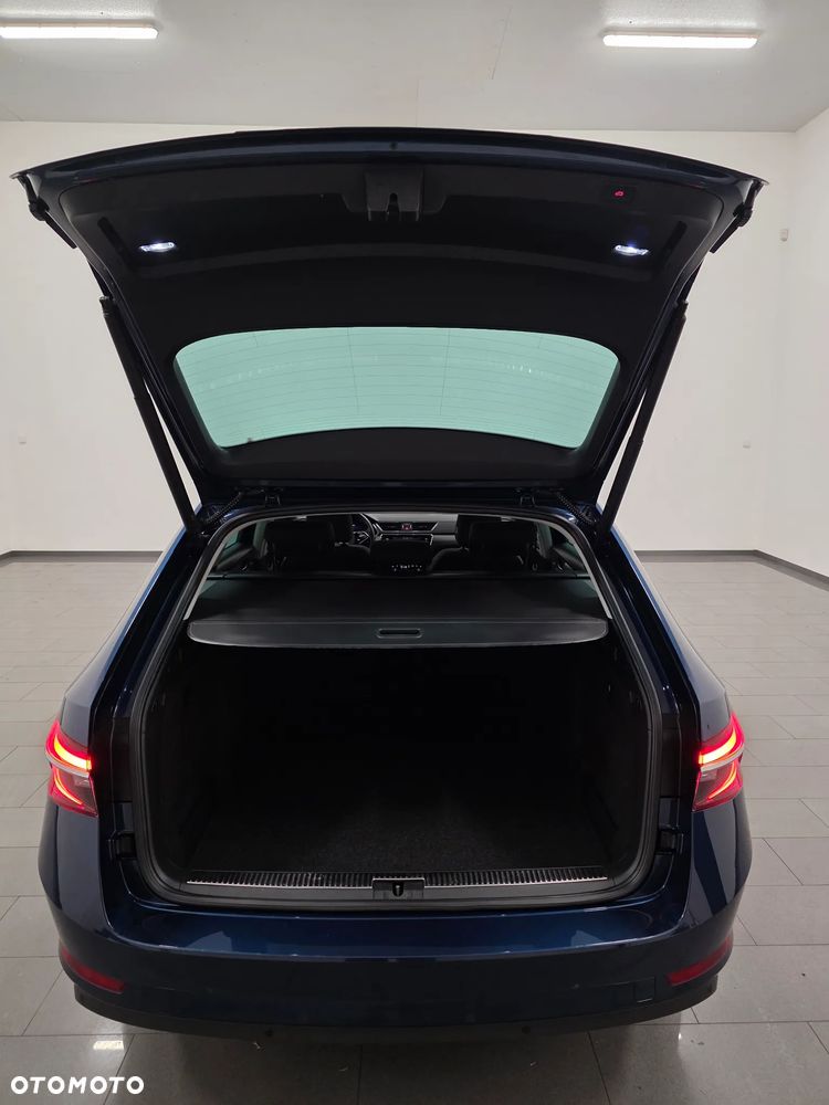 Skoda Superb 2.0 TSI Style DSG - 38