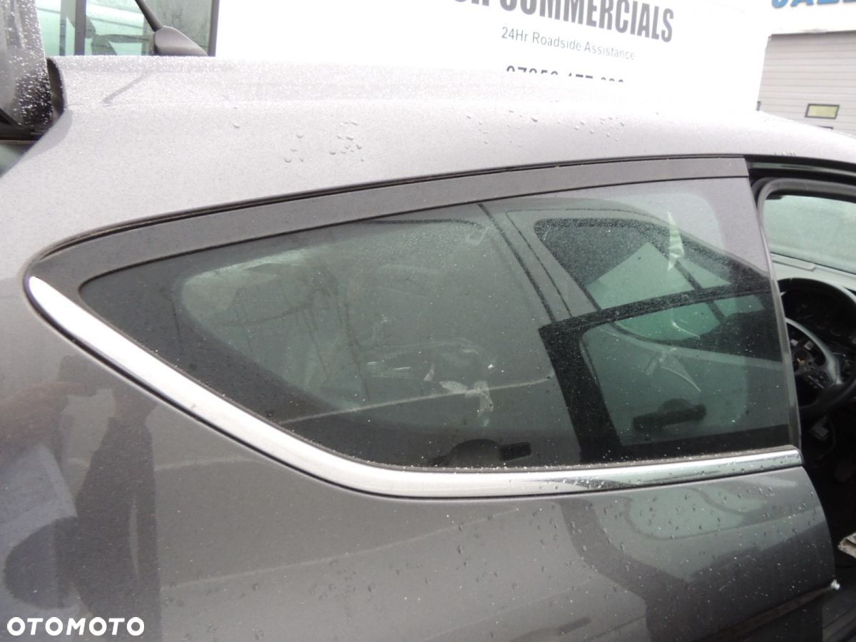 Szyba karoseryjna Ford Fiesta MK8 '18 - 1