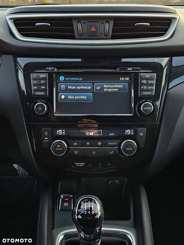 Nissan Qashqai 1.2 DIG-T N-Connecta - 24