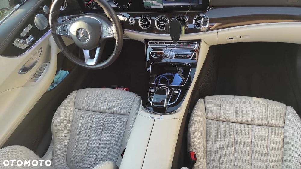 Mercedes-Benz Klasa E 220 d 9G-TRONIC - 23