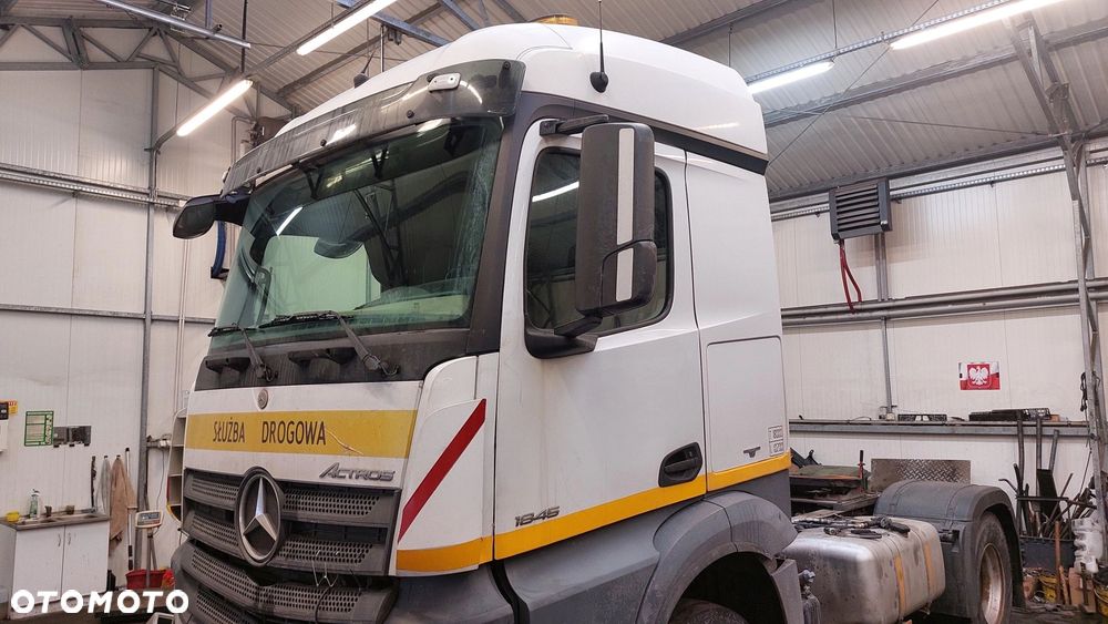 MERCEDES ACTROS MP4 KABINA KPL STREAM SPACE WĄSKA 2,30 - 3