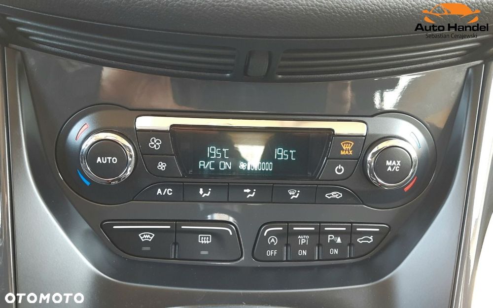 Ford Kuga 1.5 EcoBoost 2x4 Titanium - 23