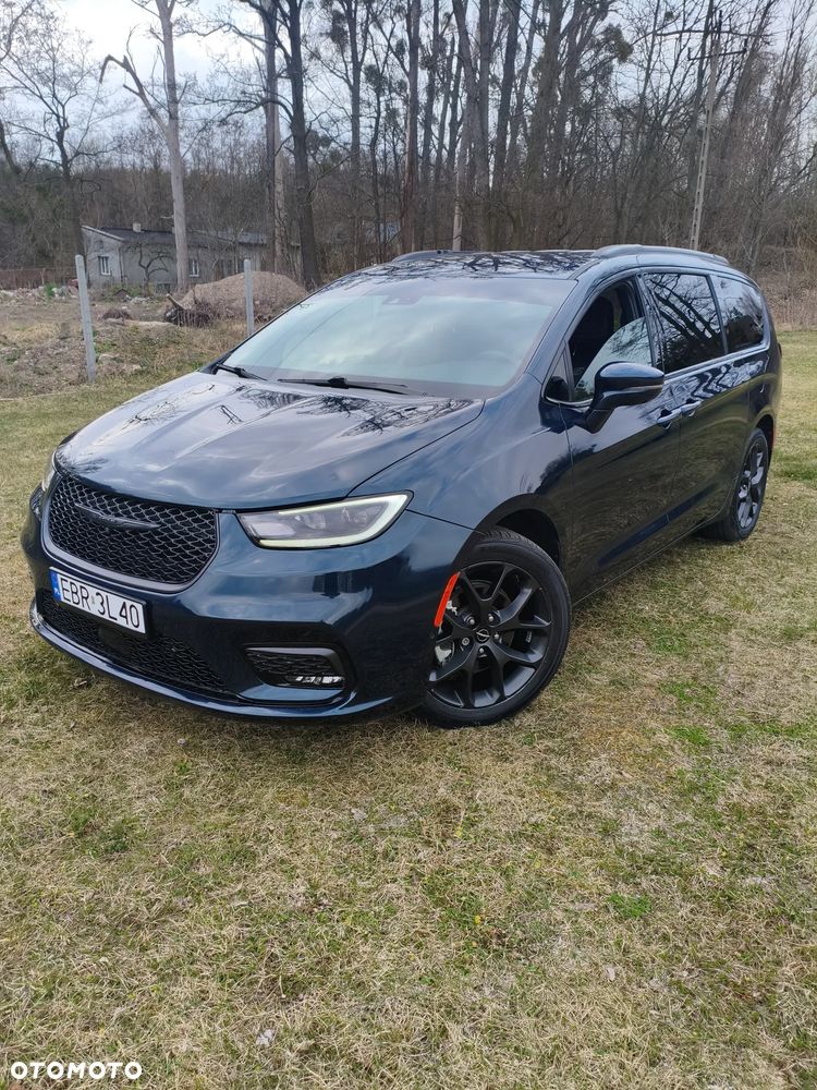 Chrysler Pacifica - 1