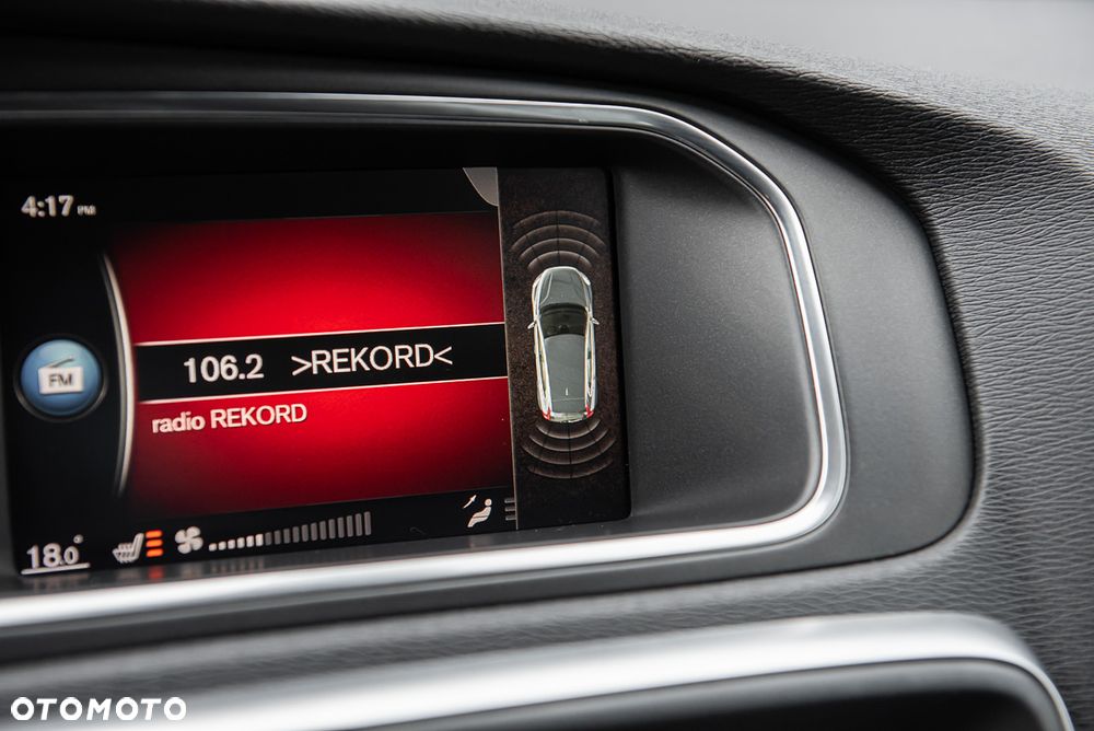 Volvo V40 D3 Geartronic RDesign - 24