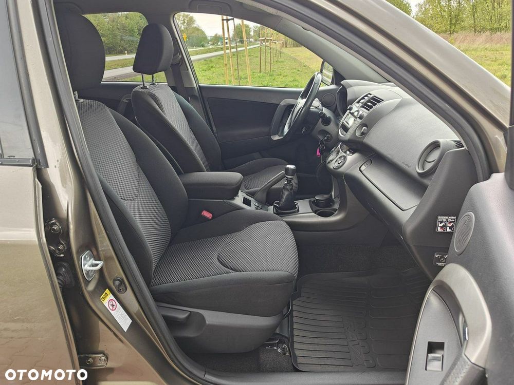 Toyota RAV4 - 13