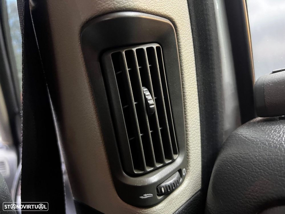 Volvo V70 Crosscountry - 36