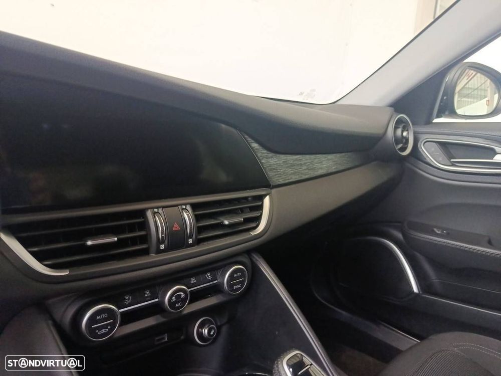 Alfa Romeo Giulia 2.2 D Super AT8 - 20