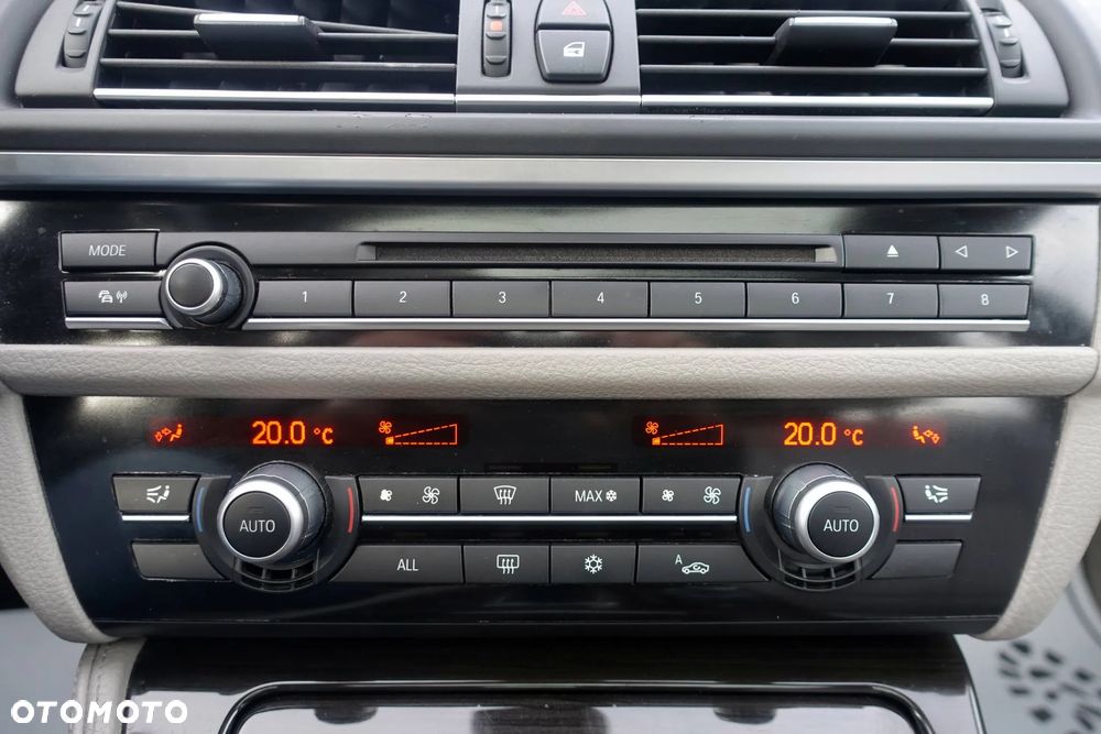 BMW Seria 5 530d xDrive Sport-Aut Modern Line - 28