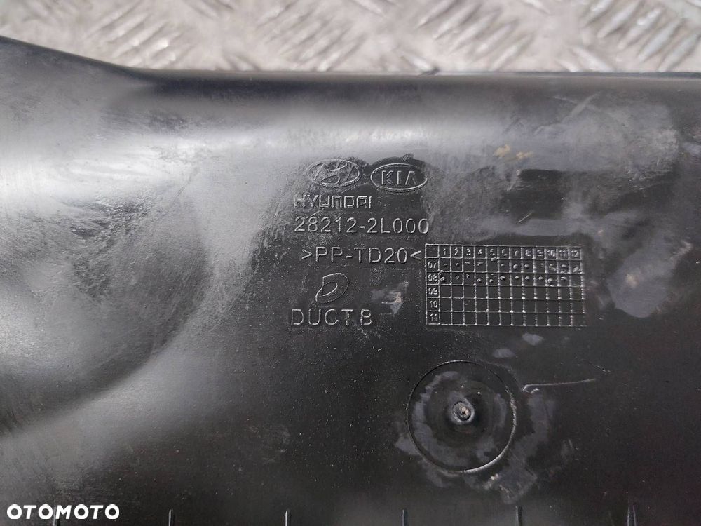 OBUDOWA FILTRA  + PRZEPŁYWOMIERZ + RURA DOLOT HYUNDAI I30 I 1.6 16V - 4
