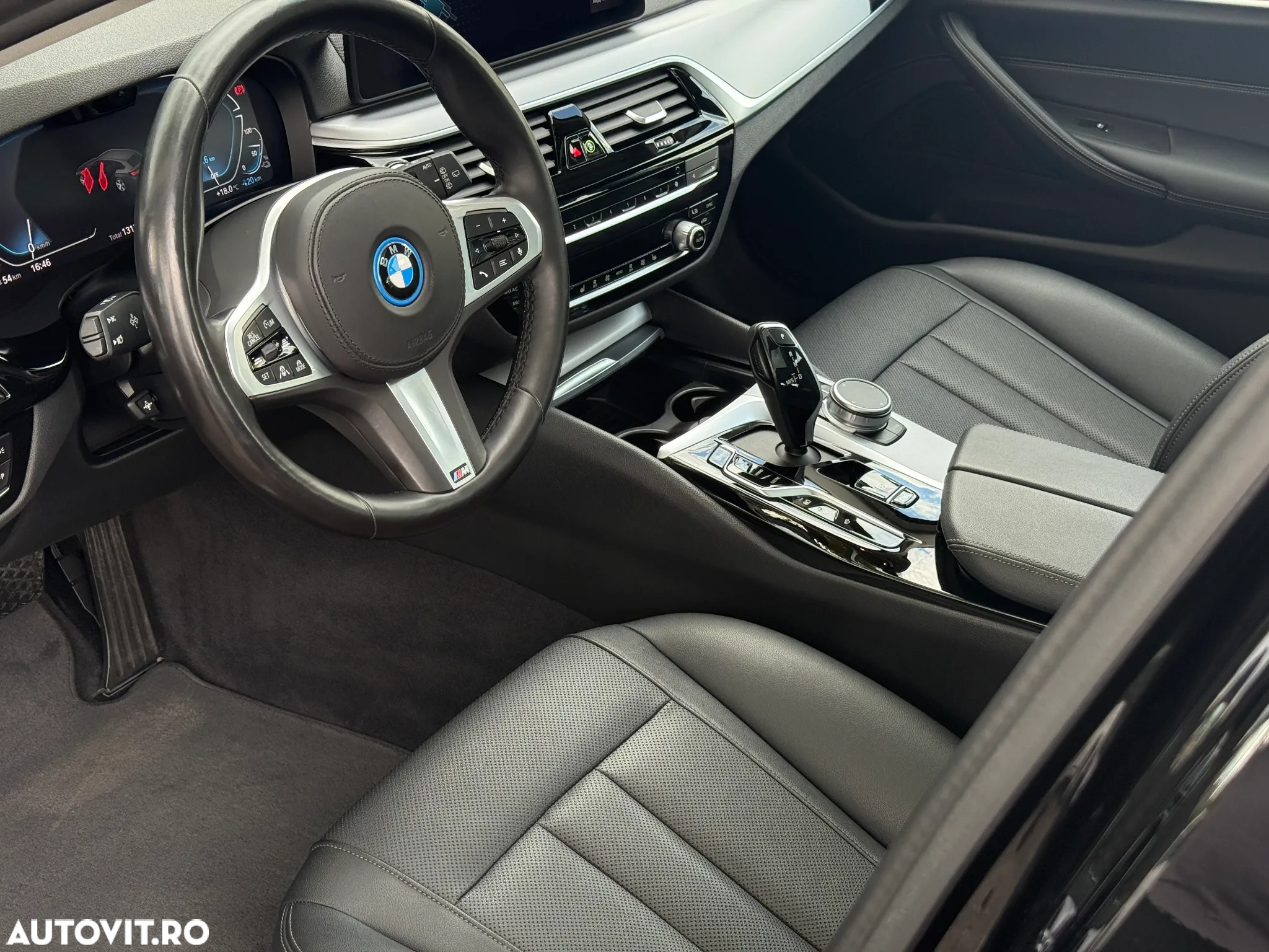BMW Seria 5 530e xDrive Touring Aut. Luxury Line - 7