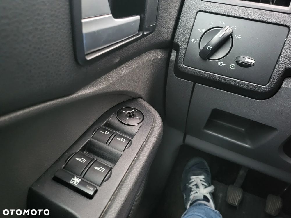 Ford Focus C-Max 1.6 TDCi Ghia - 11