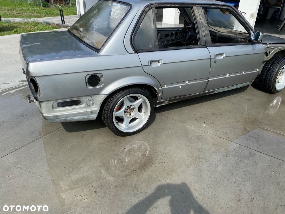 BMW Seria 3 325i - 2