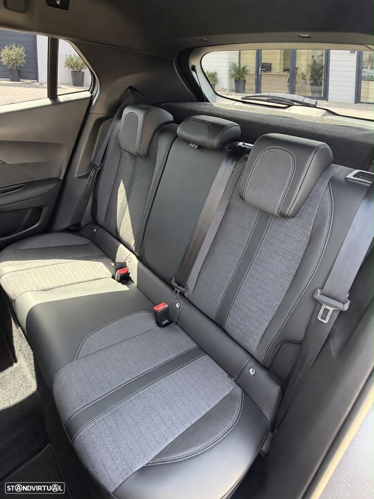 Peugeot 2008 PureTech 130 Allure Pack - 8
