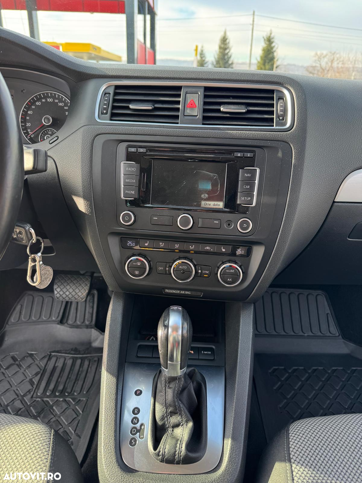 Volkswagen Jetta 1.4 Hybrid DSG Comfortline - 9