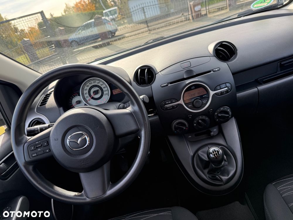 Mazda 2 - 23