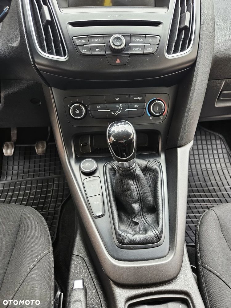 Ford Focus 1.6 Trend Sport - 6