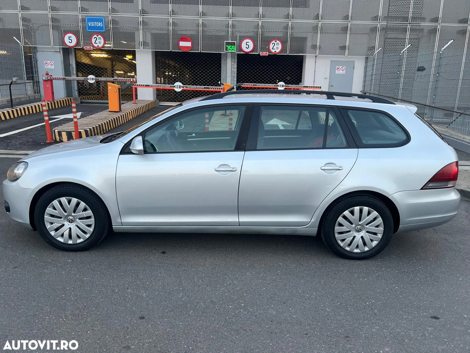 Volkswagen Golf 1.6 TDI BlueMotion Technology DPF Comfortline - 6