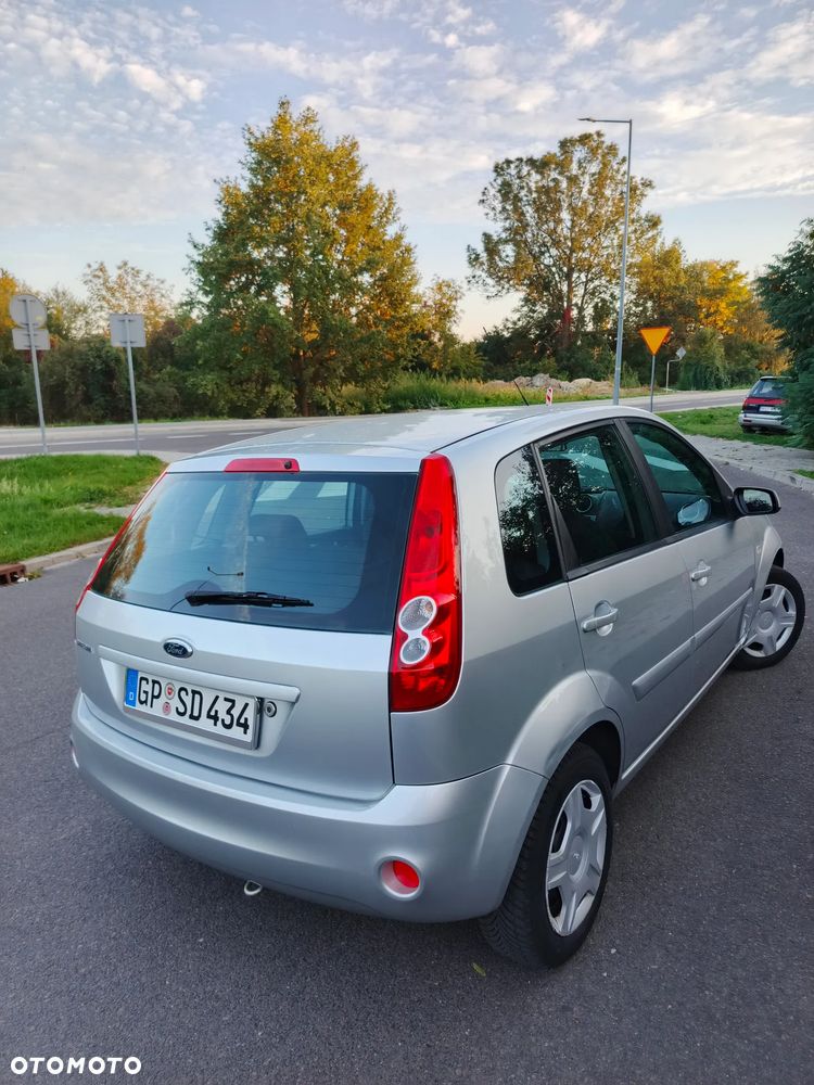 Ford Fiesta - 10