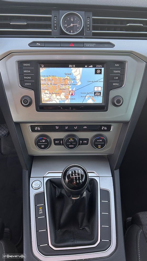 VW Passat Variant 2.0 TDI Highline - 14