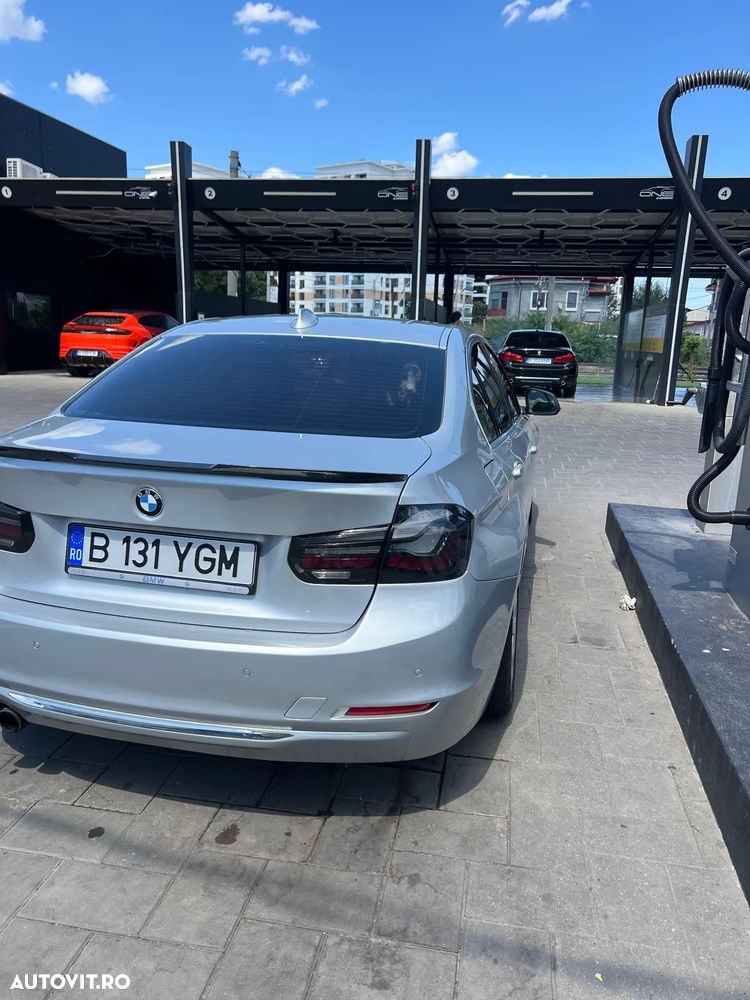 BMW Seria 3 320d Aut. Luxury Line - 15