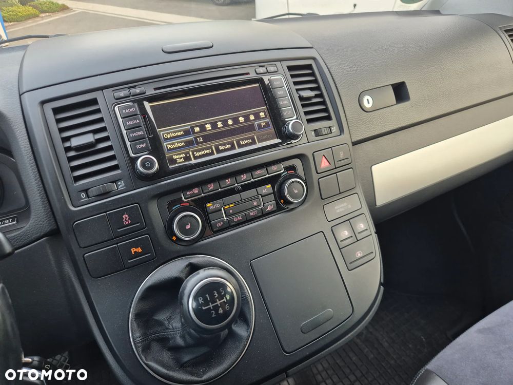 Volkswagen Multivan - 25