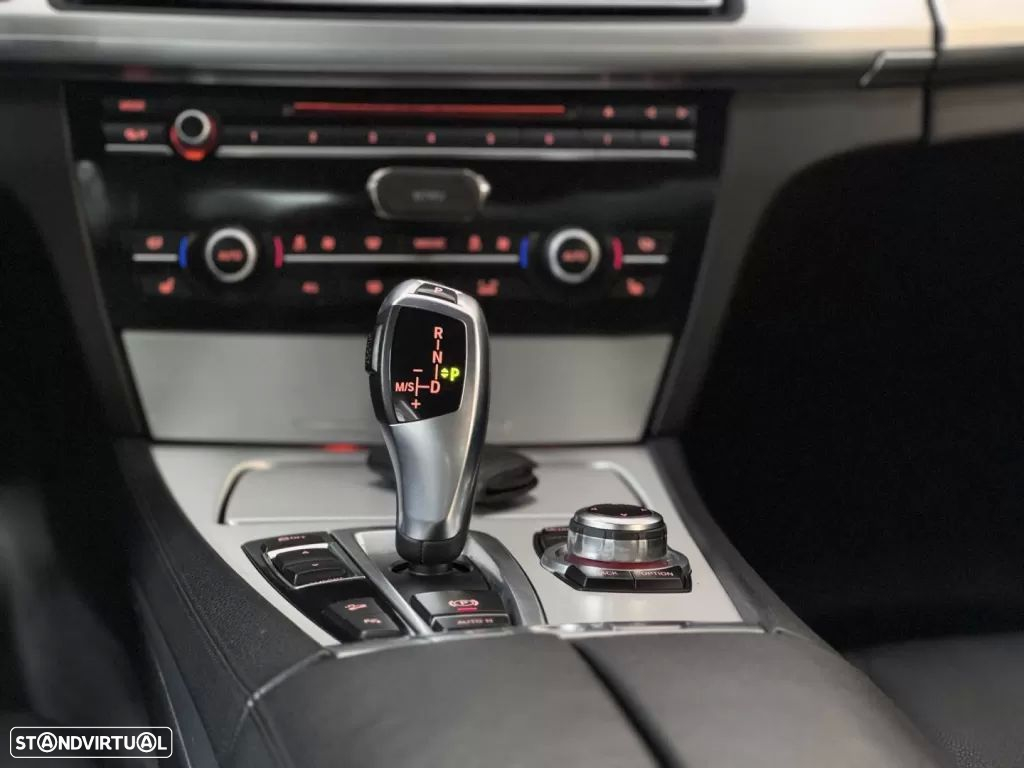 BMW 730 - 32