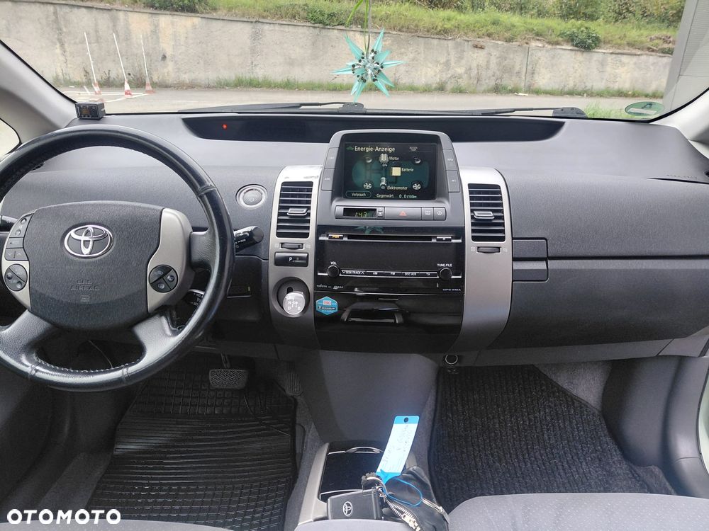 Toyota Prius 1.5 VVT-i Sol - 5