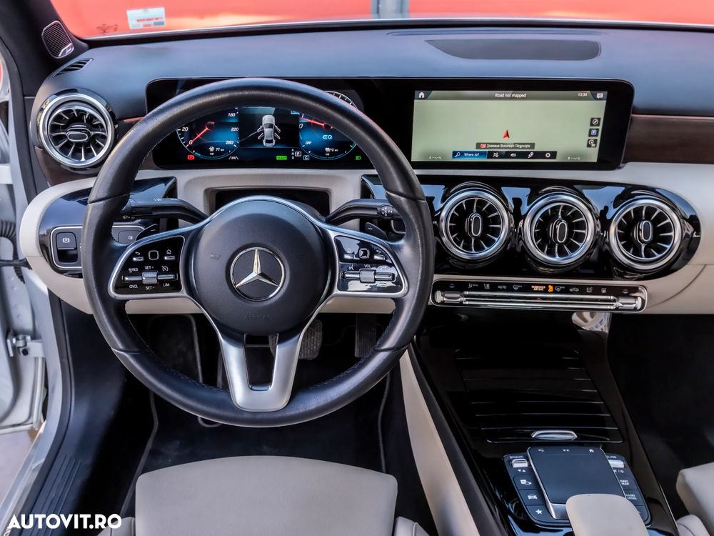 Mercedes-Benz A 250 e 8G-DCT - 14