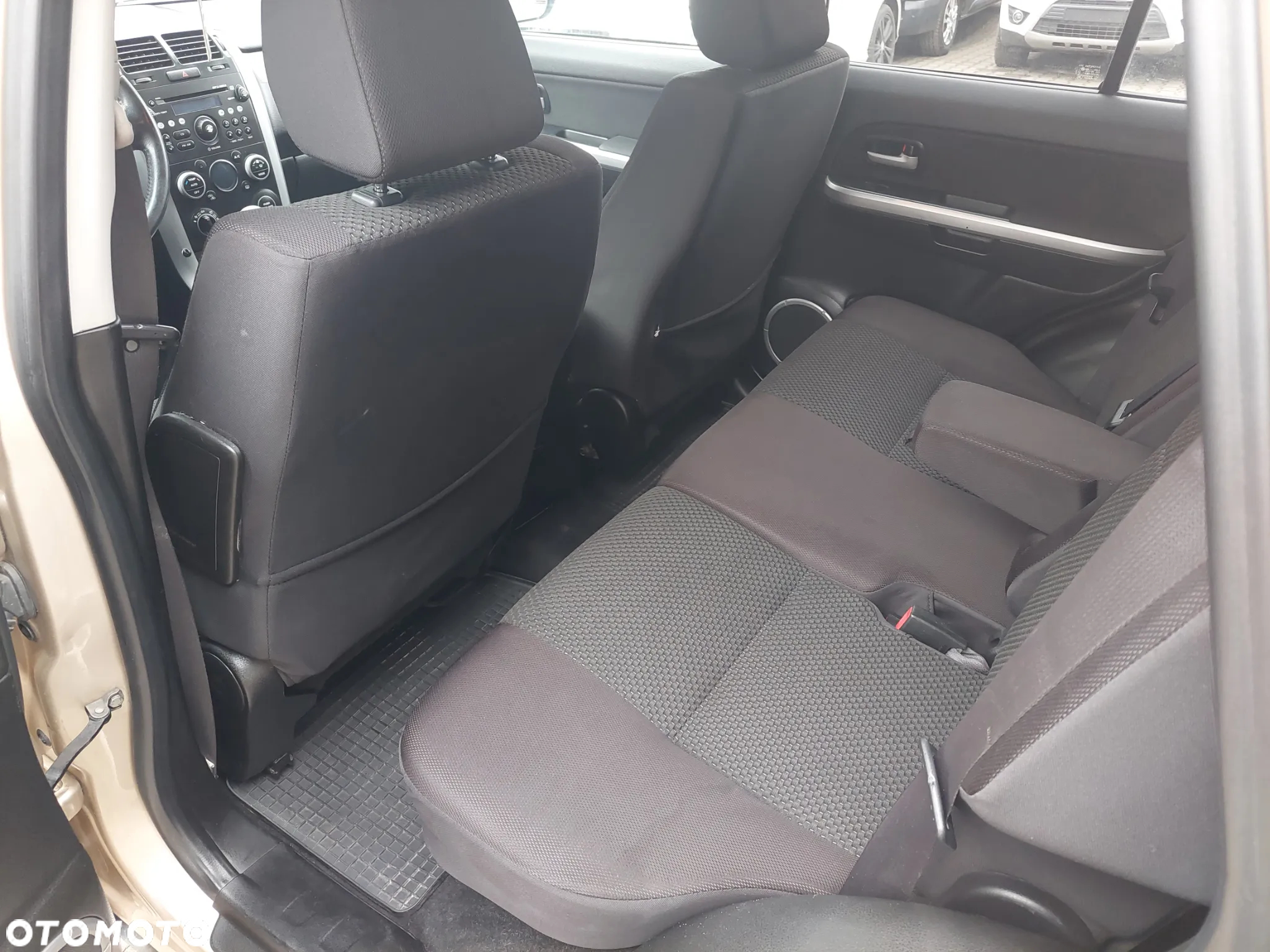 Suzuki Grand Vitara 2.4 Premium - 10