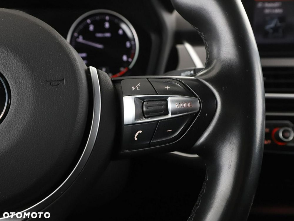 BMW Seria 2 218d M Sport - 30